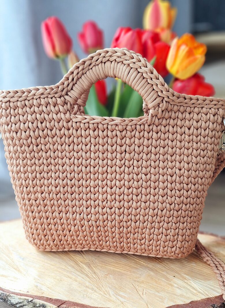 Tamborēta soma "Bella"